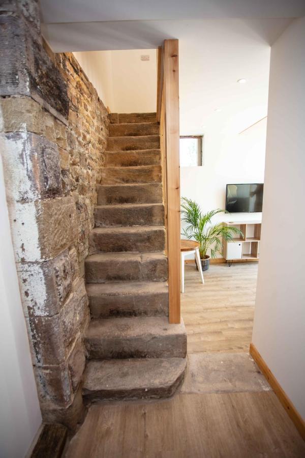 Stunning Stone Coach House Apartment Marple Екстериор снимка